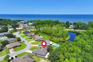 1976 Bay Pine Cir, Gulf Breeze, FL 32563 - Photo 37