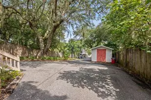 1725 18th St, Niceville, FL 32578 - Photo 27
