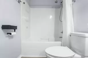 4270 Calinda Ln, Niceville, FL 32578 - Photo 11