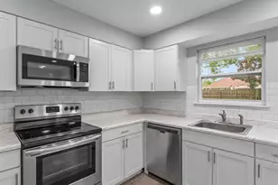 410 Rue Des Tours, Mary Esther, FL 32569 - Photo 17