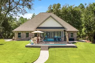 169 Lake Merial Blvd, Southport, FL 32409 - Photo 13