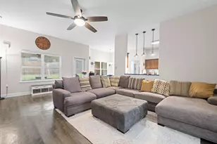 3023 Crown Creek Cir, Crestview, FL 32539 - Photo 5