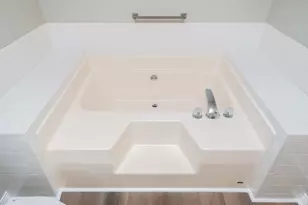 402 10 Lake Dr, Defuniak Springs, FL 32433 - Photo 25