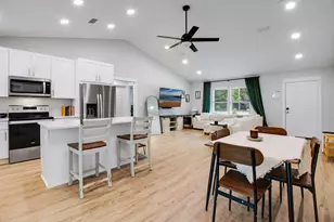 43 E Crocus Ave E, Defuniak Springs, FL 32433 - Photo 9