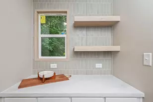 524 E Tiger Lily Ln E, Defuniak Springs, FL 32433 - Photo 9