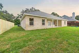 1619 Moore St, Niceville, FL 32578 - Photo 3