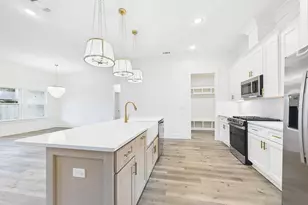 1619 Moore St, Niceville, FL 32578 - Photo 5