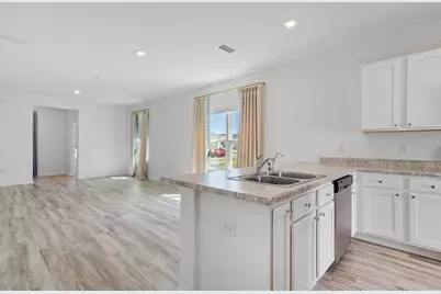 56 Silverthorn Street, Freeport, FL 32439 - Photo 7