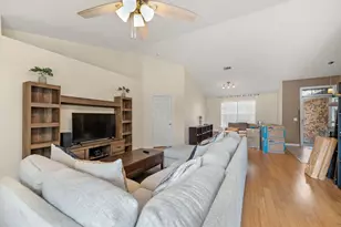 7241 Antoinette Cir, Navarre, FL 32566 - Photo 7