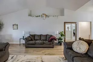 419 Triton St, Crestview, FL 32536 - Photo 15