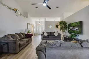 419 Triton St, Crestview, FL 32536 - Photo 13