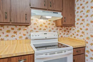 422 Fleetwood Dr, Mary Esther, FL 32569 - Photo 9