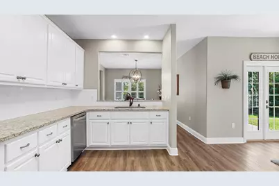 332 E Club House Drive E, Freeport, FL 32439 - Photo 9