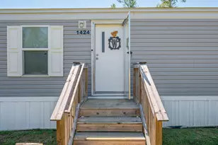 1424 E F Sanford Rd, Baker, FL 32531 - Photo 1