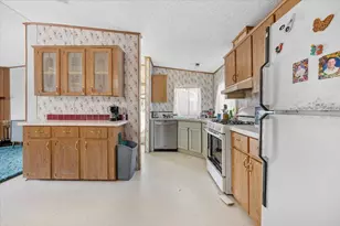 215 Davis Dr, Niceville, FL 32578 - Photo 17