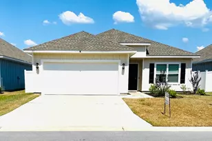 157 Blooming Cv, Crestview, FL 32539 - Photo 1