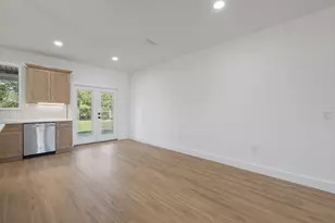 2366 Crescent Rd, Navarre, FL 32566 - Photo 13