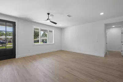 2366 Crescent Road, Navarre, FL 32566 - Photo 9