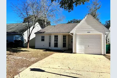 126 Meadowbrook Court, Niceville, FL 32578 - Photo 1