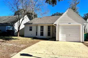 126 Meadowbrook Ct, Niceville, FL 32578 - Photo 1