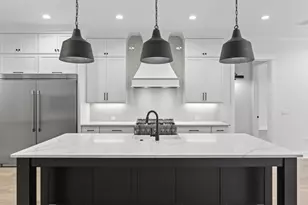 453 Shimmer Cir, Freeport, FL 32439 - Photo 11