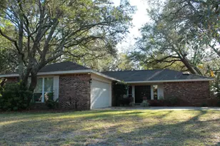 260 W Dominica Circle, Niceville, FL 32578 - Photo 1