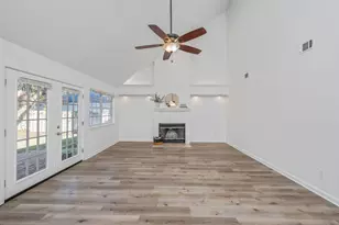 810 Boulevard of the Champions, Shalimar, FL 32579 - Photo 9