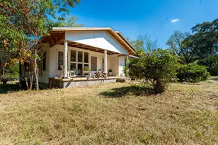 137 Parker Ln, Laurel Hill, FL 32567 - Photo 3