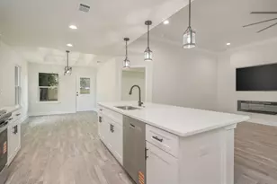 151 N Booker Street N, Crestview, FL 32536 - Photo 11