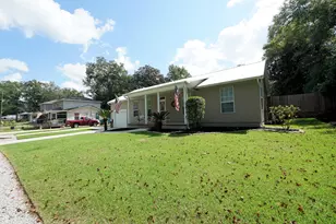 703 Cypress St, Niceville, FL 32578 - Photo 3