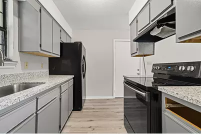 102 Grimes Avenue, Crestview, FL 32536 - Photo 11