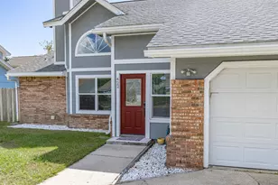 422 NW Village Ct NW, Fort Walton Beach, FL 32548 - Photo 3