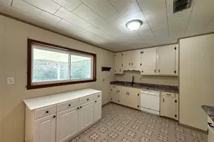 8101 4th St, Laurel Hill, FL 32567 - Photo 3