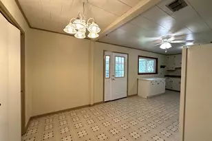 8101 4th St, Laurel Hill, FL 32567 - Photo 7