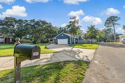 201 Bahia Vista Drive, Niceville, FL 32578 - Photo 1