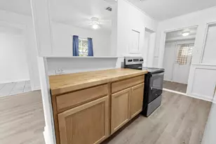 324 Dixie St, Crestview, FL 32536 - Photo 11