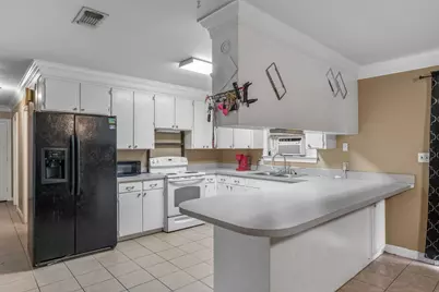 6436 Spruce Street, Milton, FL 32570 - Photo 7