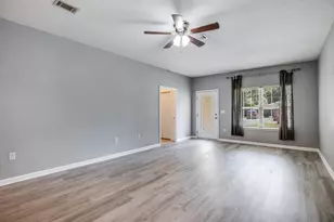 158 Dixie St, Crestview, FL 32536 - Photo 7