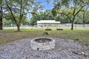 226 S 19th Street S, Defuniak Springs, FL 32435 - Photo 3