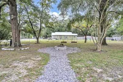 226 S 19th Street S, Defuniak Springs, FL 32435 - Photo 9