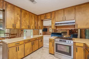 1260 E Chestnut Ave E, Crestview, FL 32536 - Photo 21