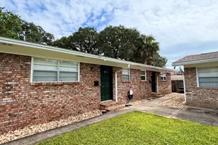 715 Greenwood St, Fort Walton Beach, FL 32547 - Photo 1