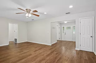 317 Sabal Palm Dr, Niceville, FL 32578 - Photo 9