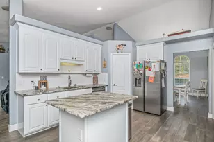 530 Vulpes Sanctuary Loop, Crestview, FL 32536 - Photo 11