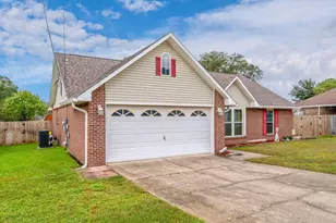 517 Tom Sawyer Ln, Crestview, FL 32536 - Photo 3