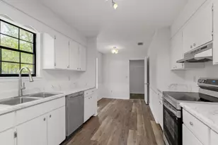 396 Lakeview Dr, Defuniak Springs, FL 32433 - Photo 13