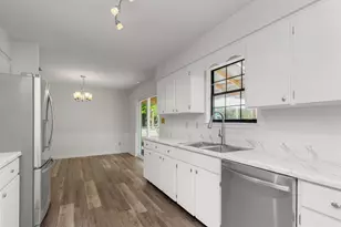 396 Lakeview Dr, Defuniak Springs, FL 32433 - Photo 17