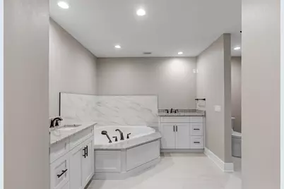 343 Oaklake Lane, Niceville, FL 32578 - Photo 17