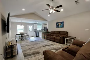 102 Windsor Dr, Crestview, FL 32539 - Photo 5