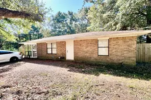 423 John King Rd, Crestview, FL 32539 - Photo 1